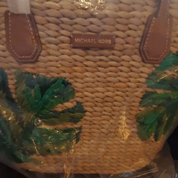 Large woven basket bag w/ beading & sequins - Picture 2 of 3